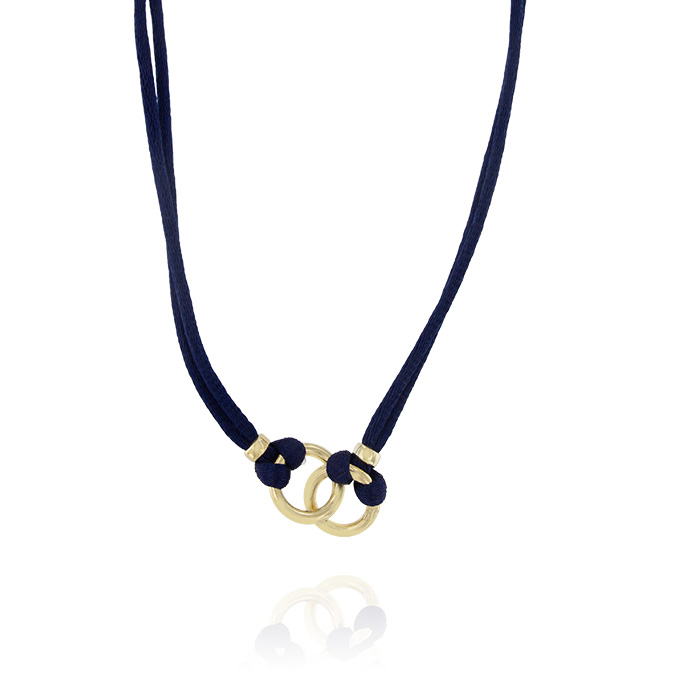 Ingrosso collana a 2 fili tessuto in seta blu con 2 anelli centrali in argento 925 placcato oro cod. 19431836