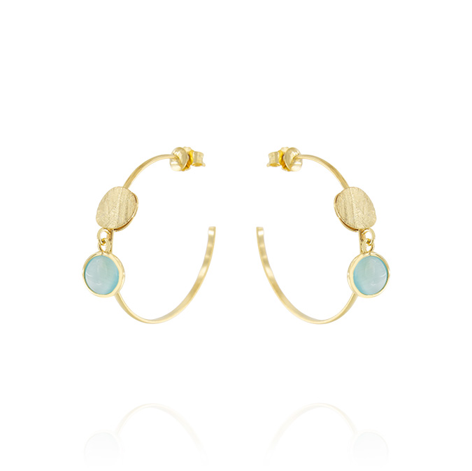 Ingrosso orecchini a cerchio 3,2 cm con pietra azzurra e placca tonda in argento 925 placcato oro cod. 48131596